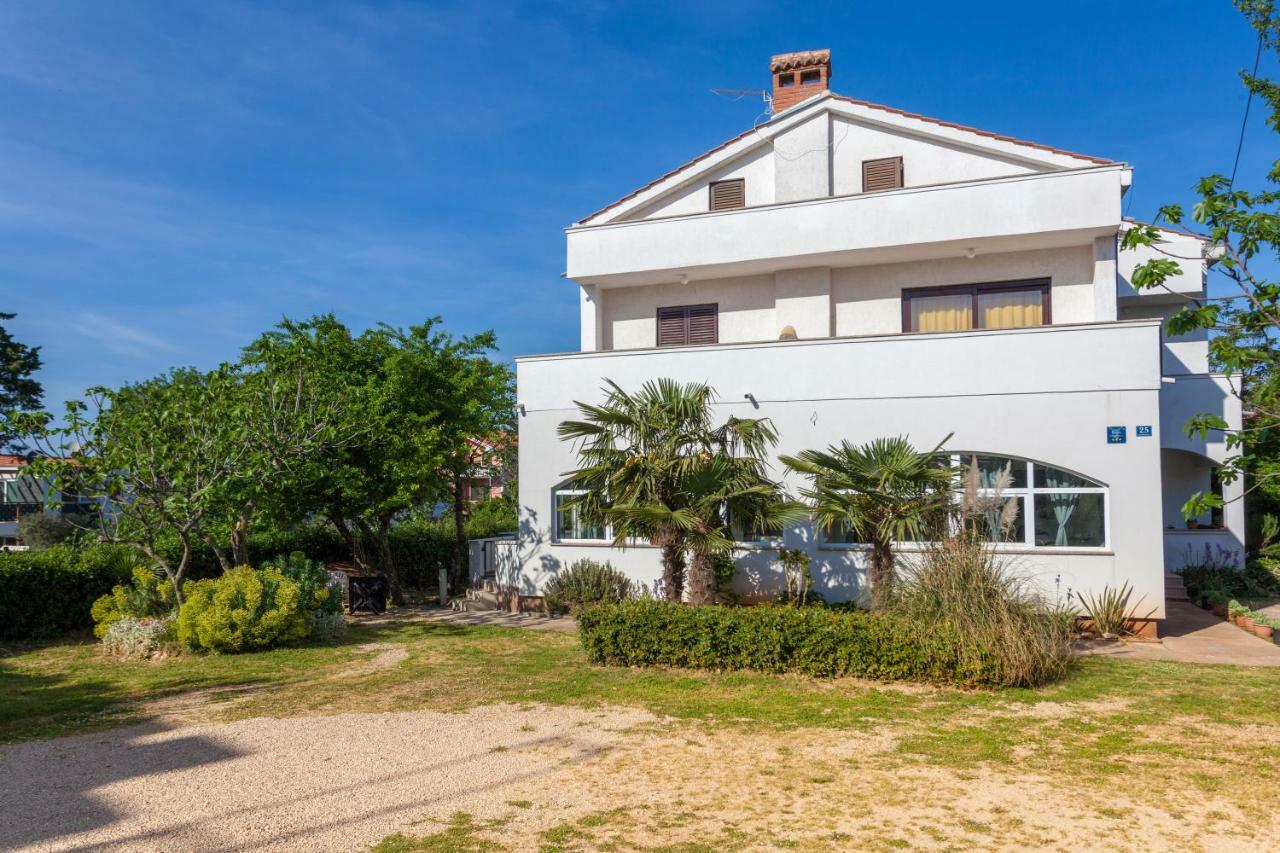 Apartment Egon Malinska Exterior photo
